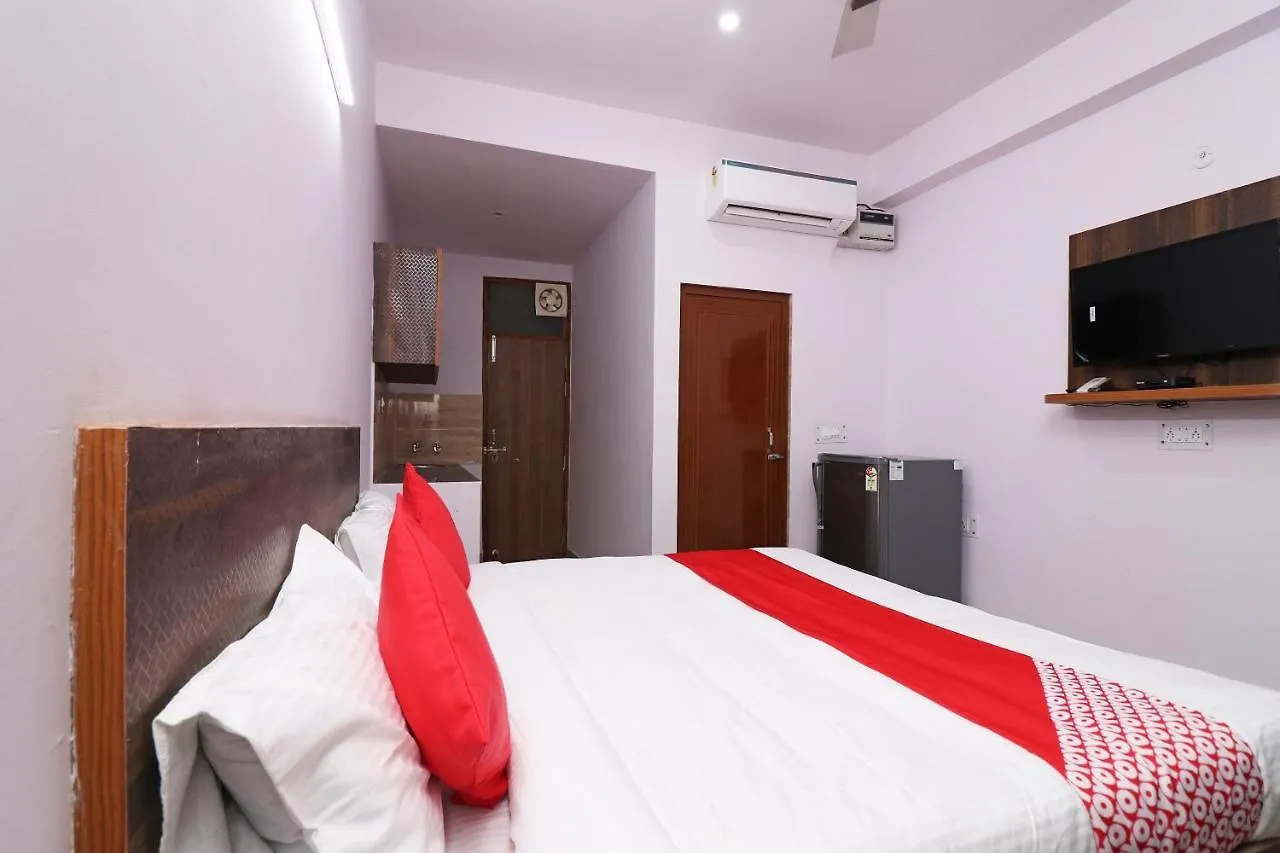 Oyo 24222 Vs Stays Gurgaon Hotel